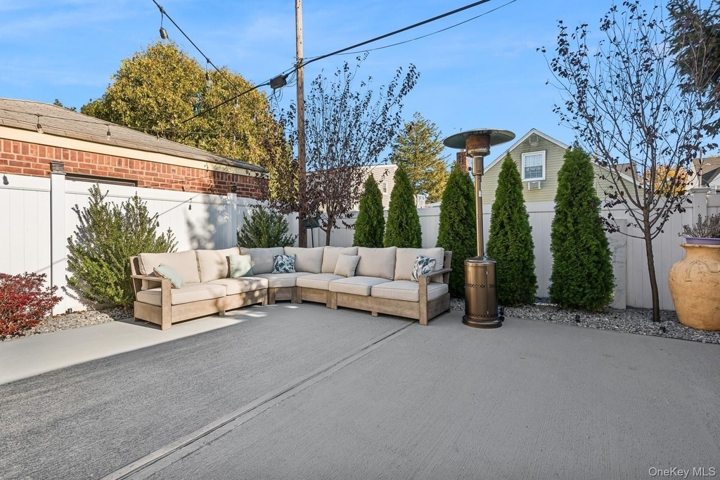 139 Gibson Boulevard - Photo 18