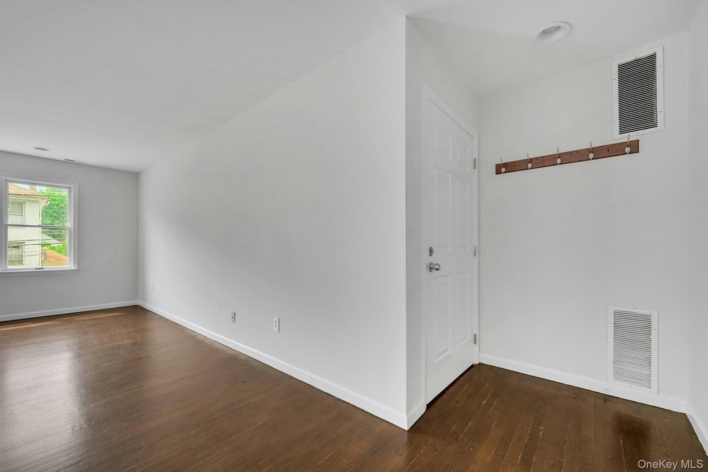 54 Washington Street - Photo 3
