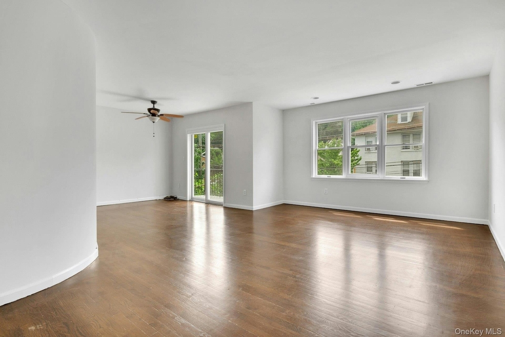 54 Washington Street - Photo 4
