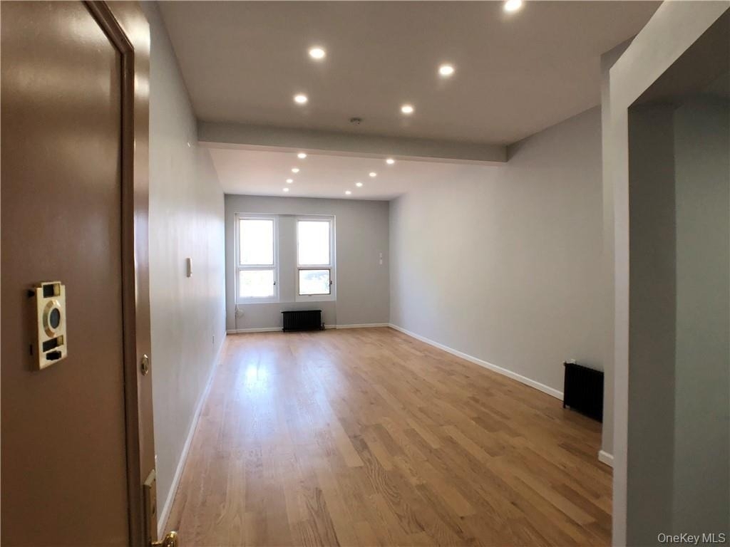 168-170 Myrtle Boulevard - Photo 1