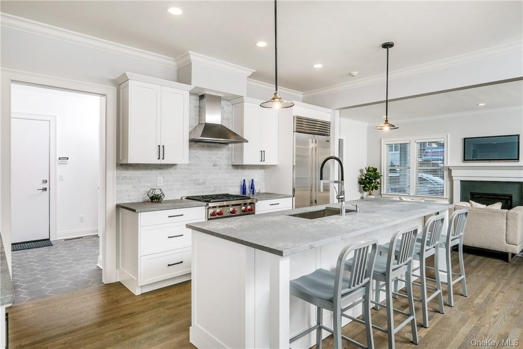 220 Central Avenue - Photo 3