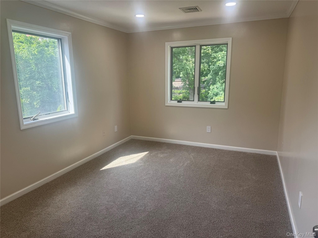 106 Pelhamdale Avenue - Photo 2