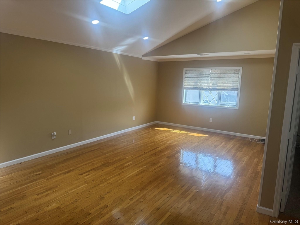 106 Pelhamdale Avenue - Photo 4
