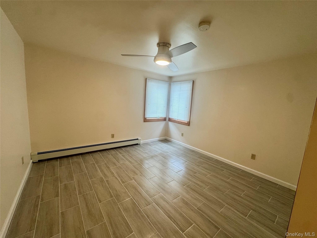 225 W 21st Street - Photo 4