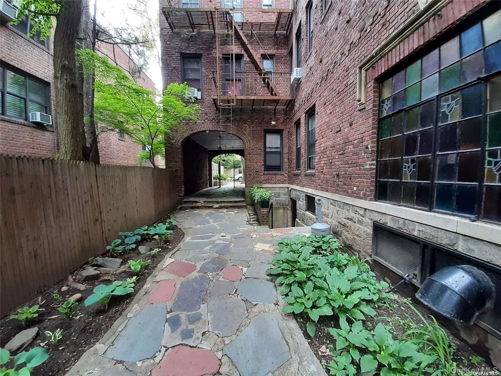 1 Hillside Avenue - Photo 27