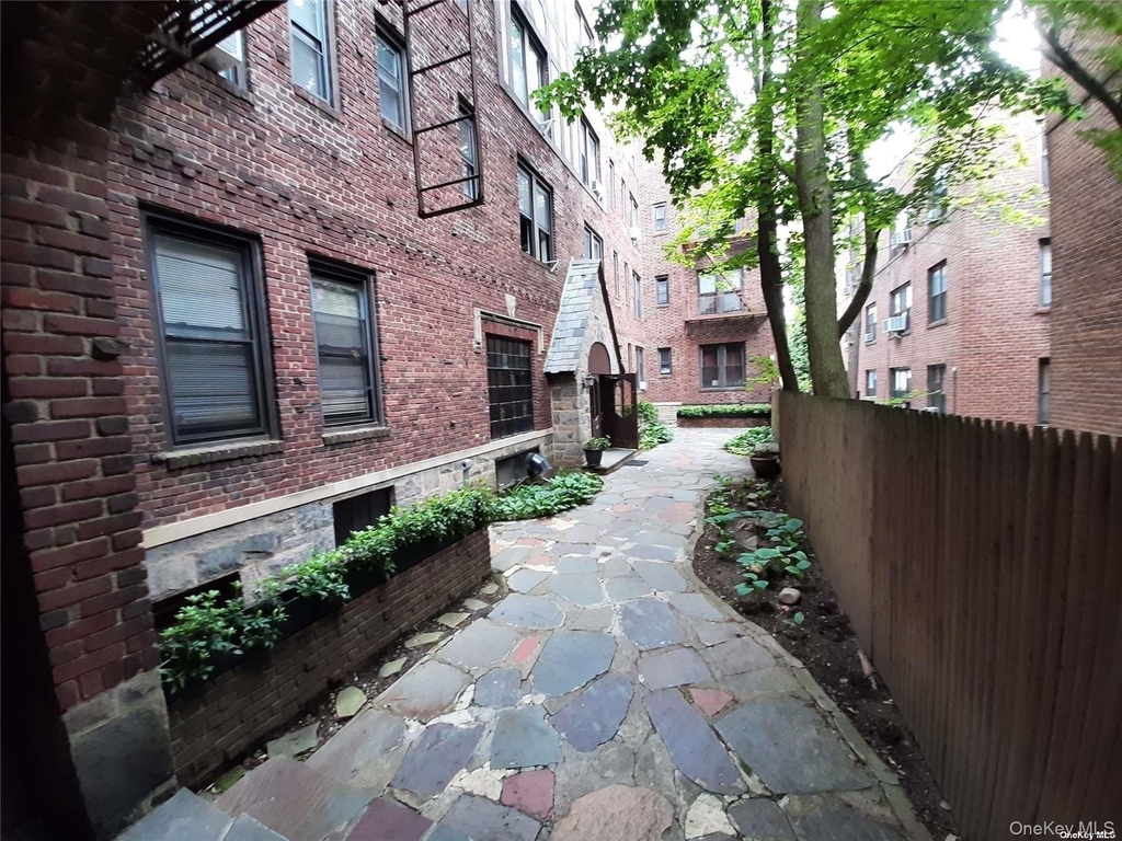 1 Hillside Avenue - Photo 28