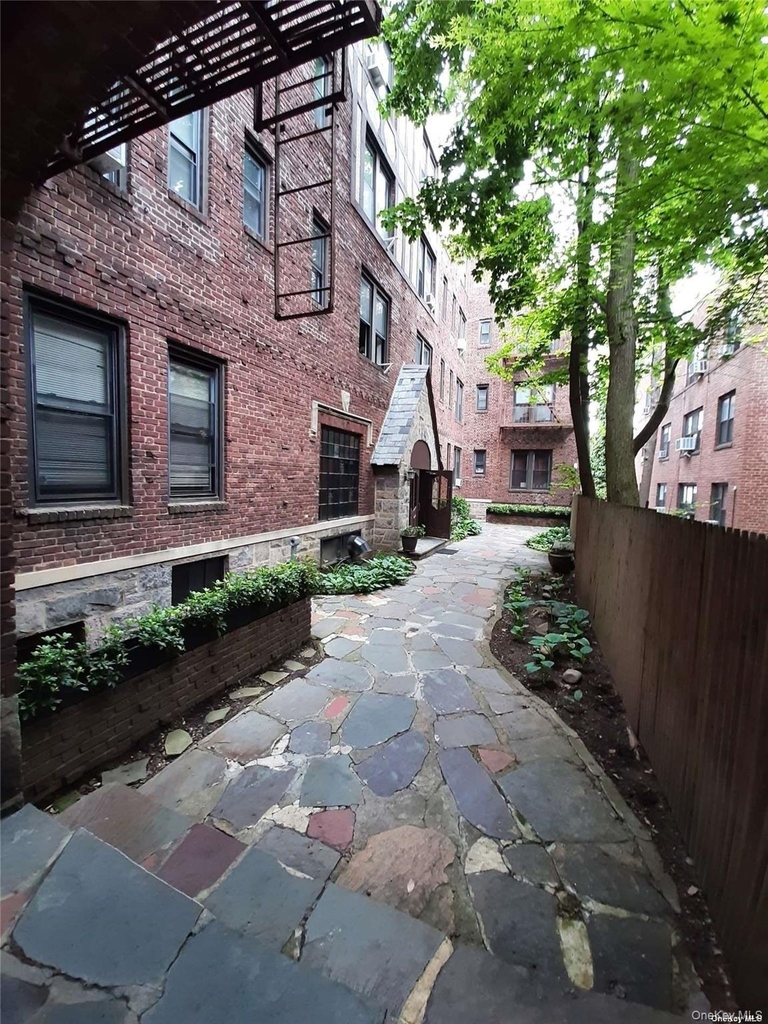 1 Hillside Avenue - Photo 29