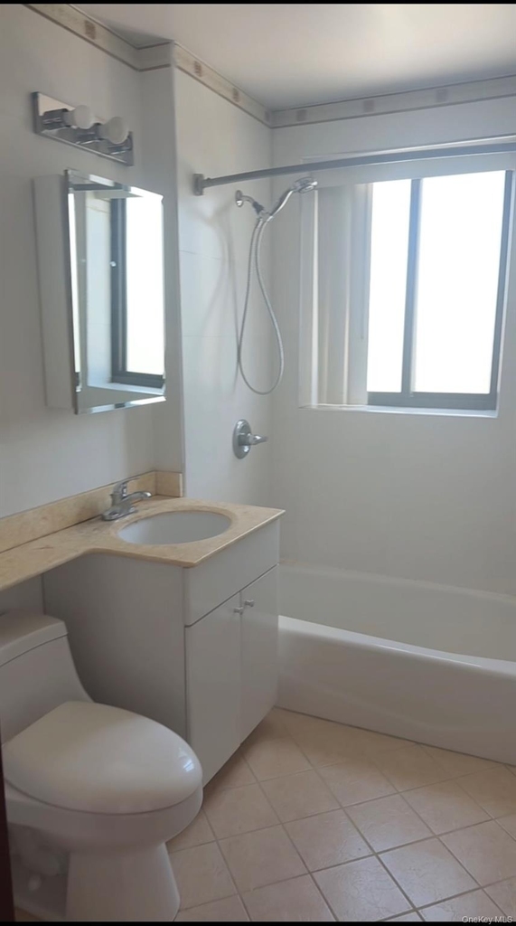 13226 Avery Avenue - Photo 2