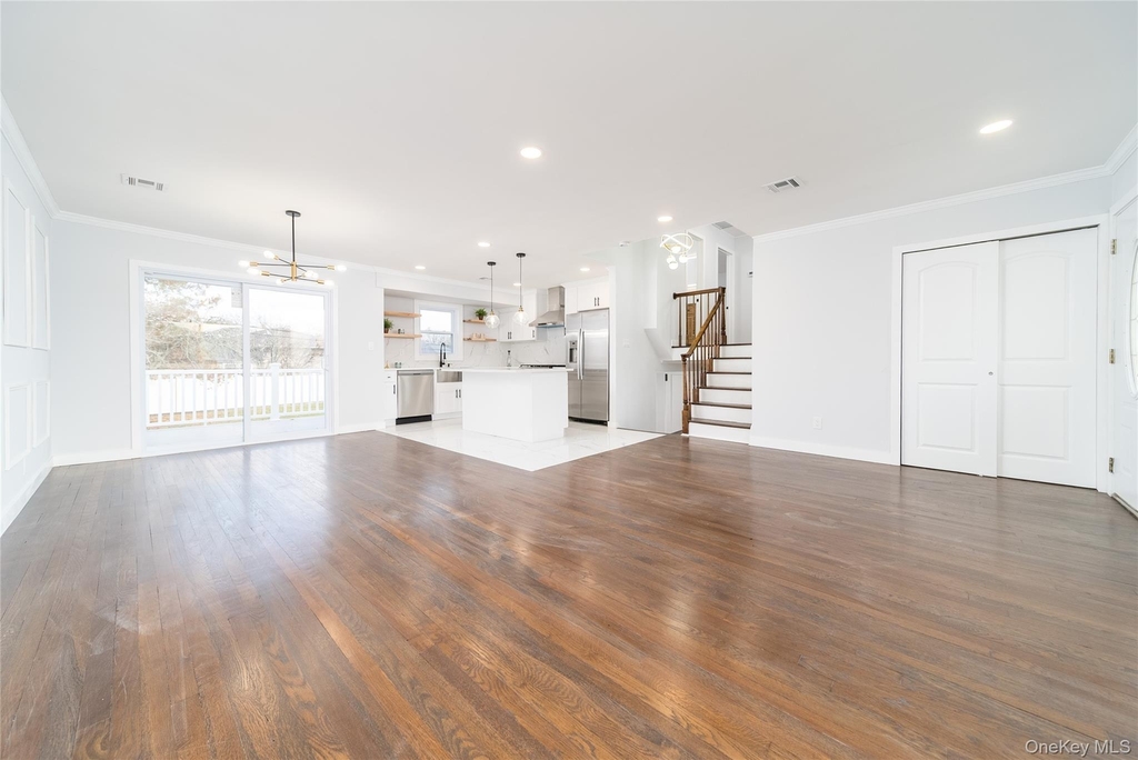 8 Spector Lane - Photo 1