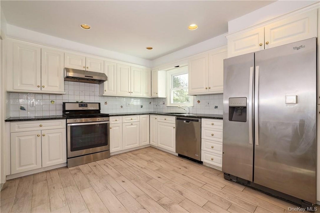 65 Lincoln Road - Photo 8