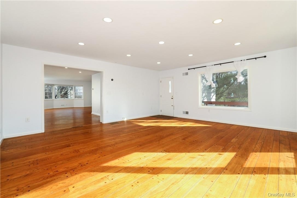65 Lincoln Road - Photo 2