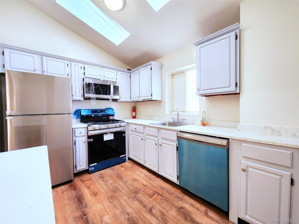 94-17 90th Avenue - Photo 9