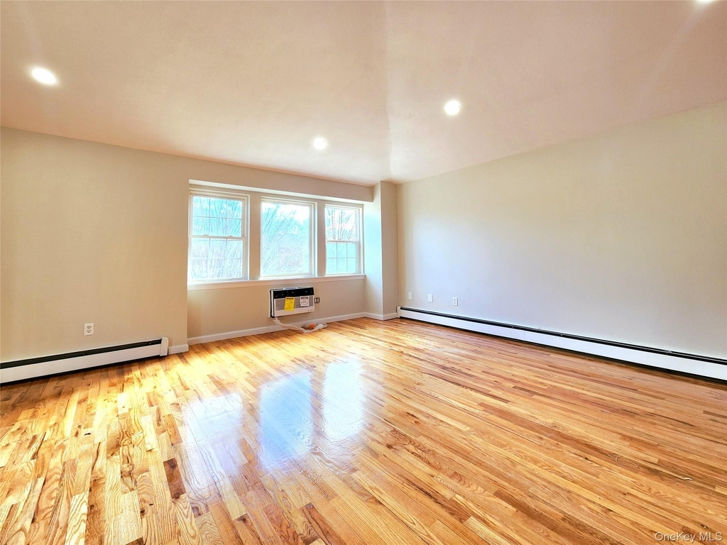 94-17 90th Avenue - Photo 6