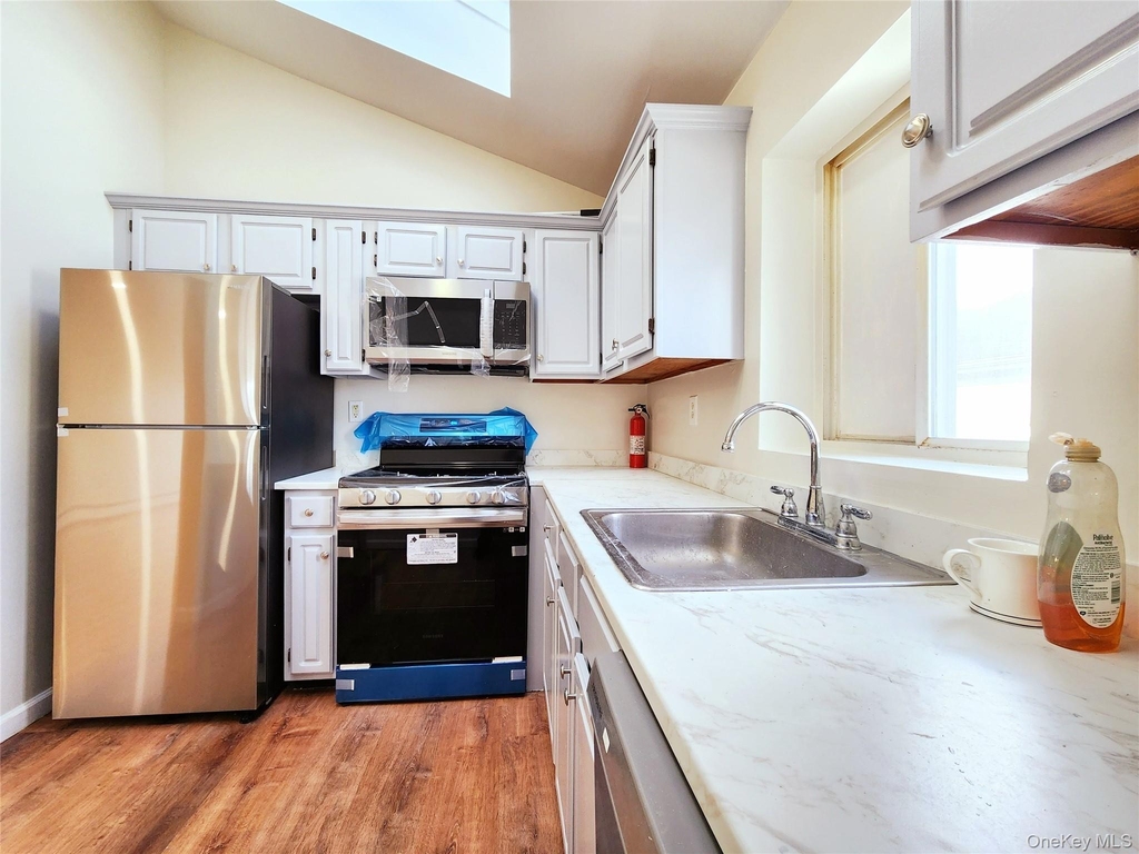 94-17 90th Avenue - Photo 10