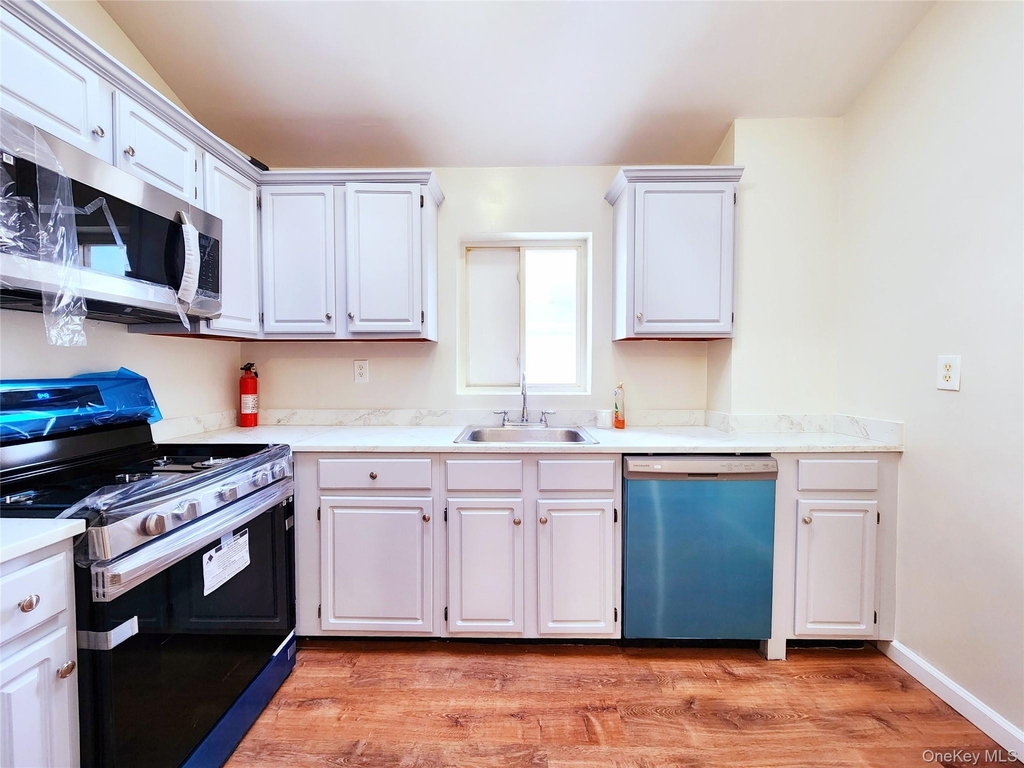 94-17 90th Avenue - Photo 8