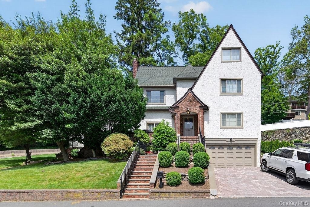 33 Lynwood Road - Photo 0
