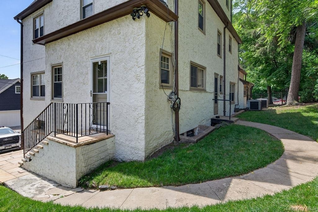 33 Lynwood Road - Photo 30