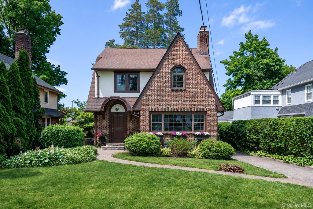 17 Bonnett Avenue - Photo 0
