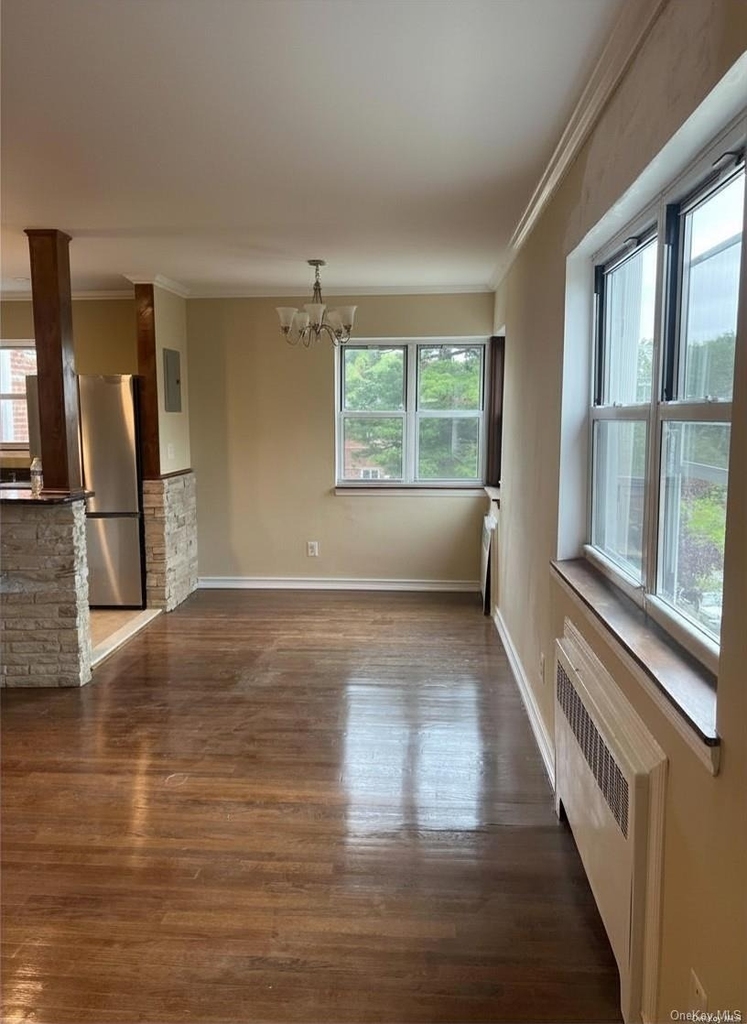 196-23 Dunton Avenue - Photo 9