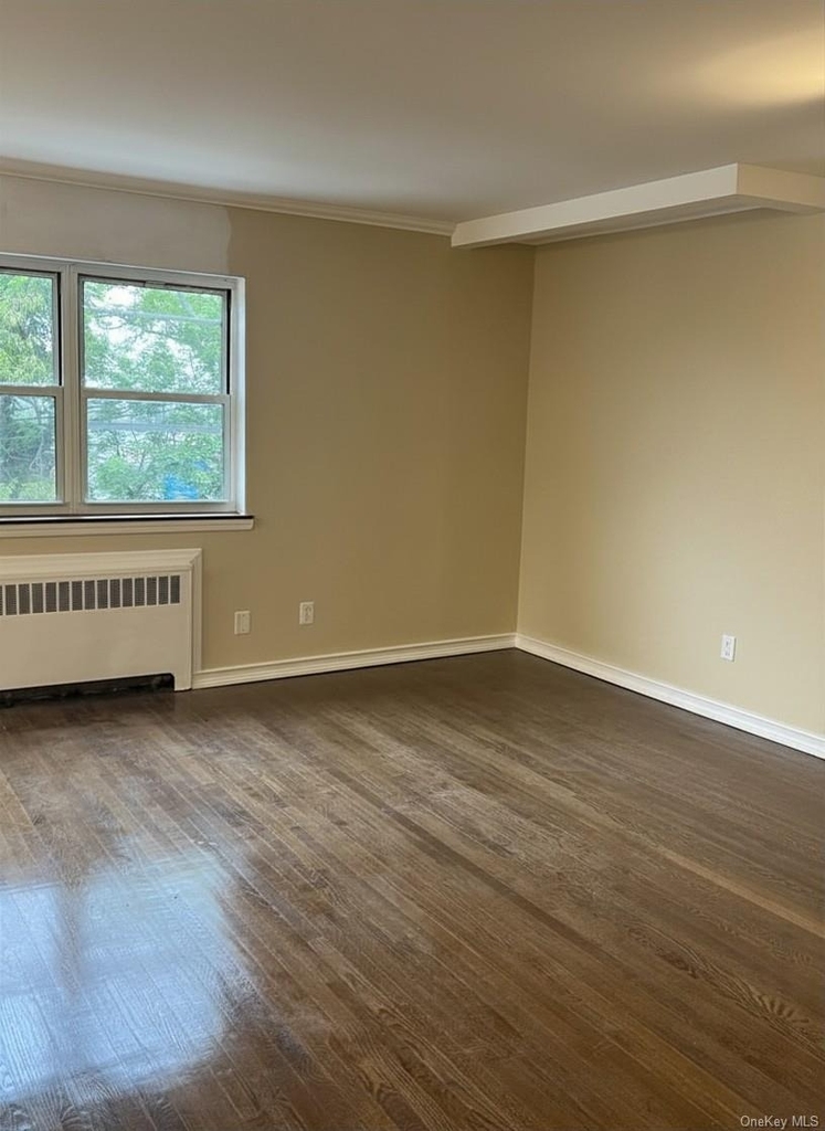 196-23 Dunton Avenue - Photo 7