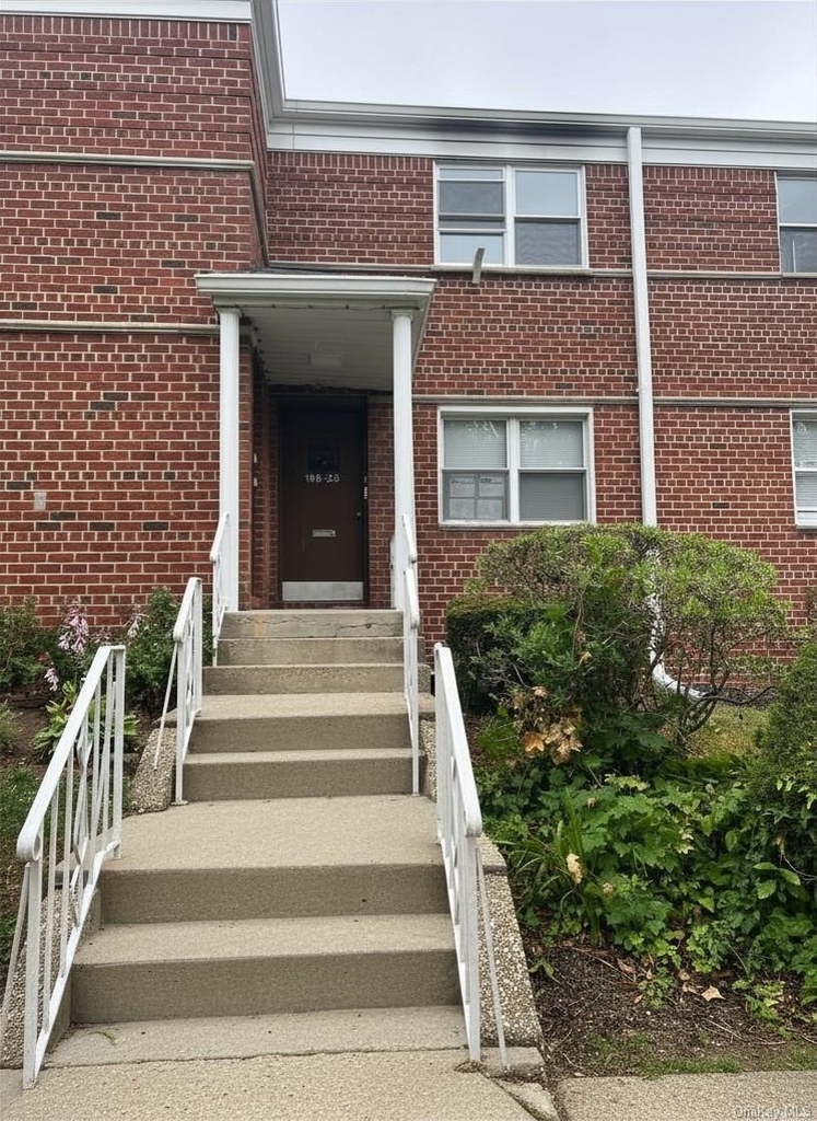 196-23 Dunton Avenue - Photo 0
