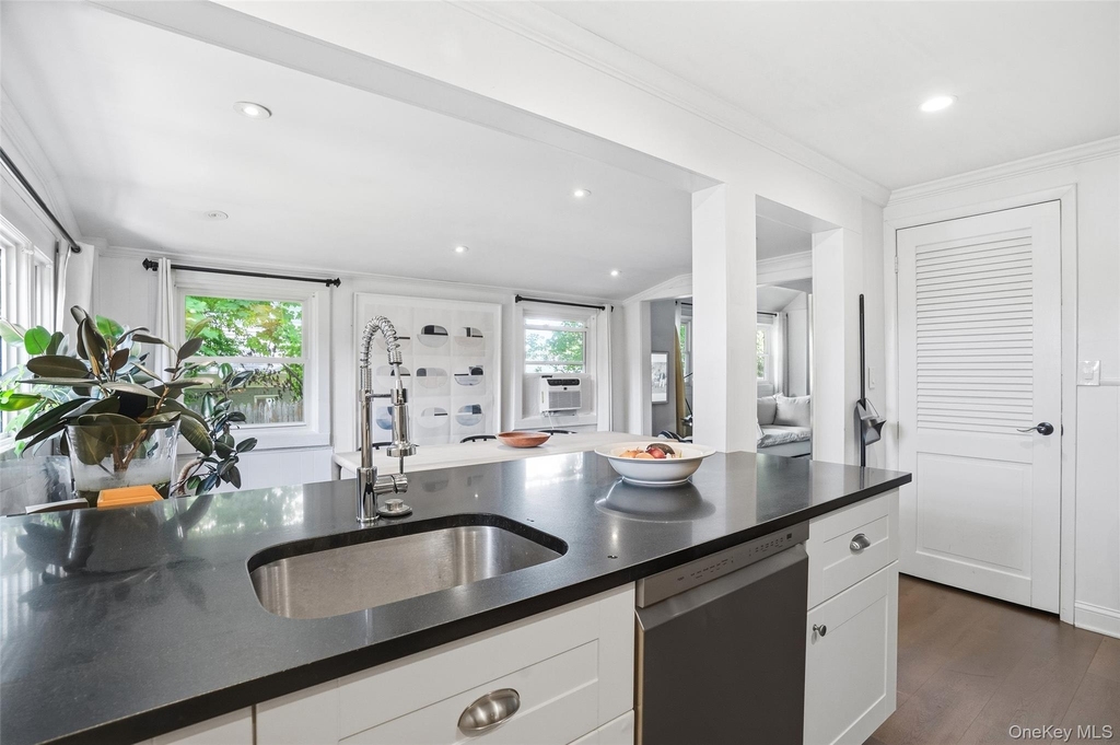 36 Dearborn Avenue - Photo 12