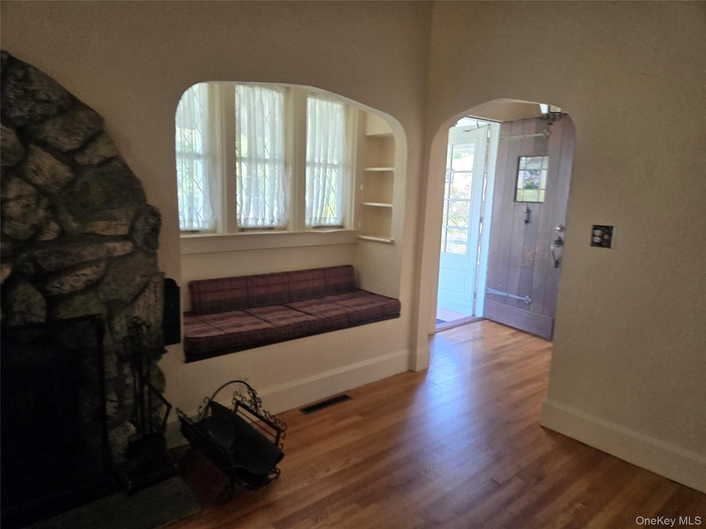 160 Glengariff Road - Photo 4