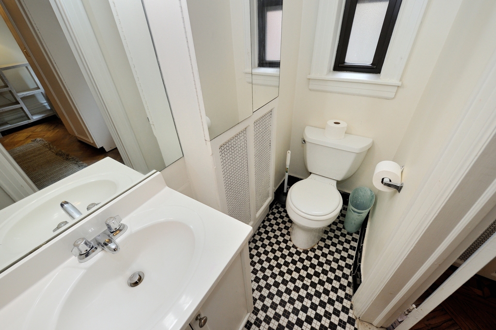 251 East 49th Street - Photo 4