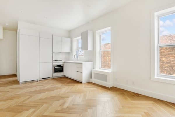427 Dean Street - Photo 1