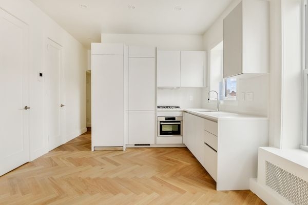 427 Dean Street - Photo 0