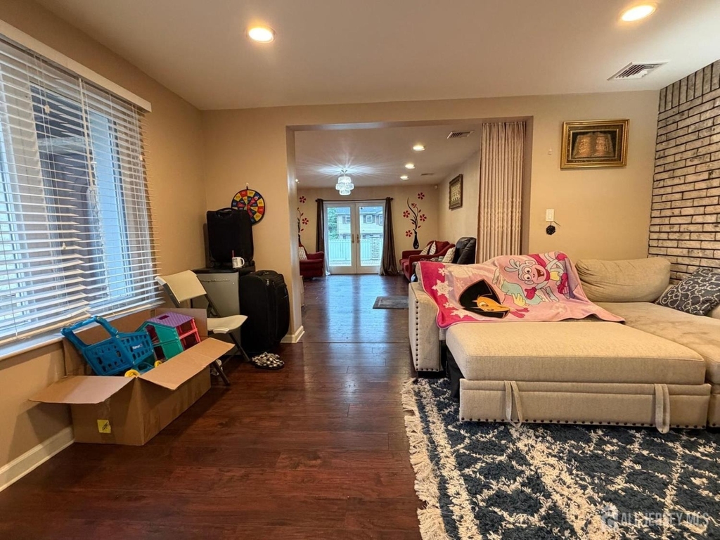 35 Clark Avenue - Photo 10