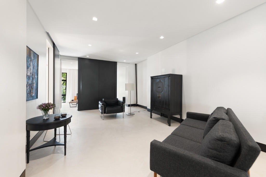 126 E 62nd Street - Photo 3