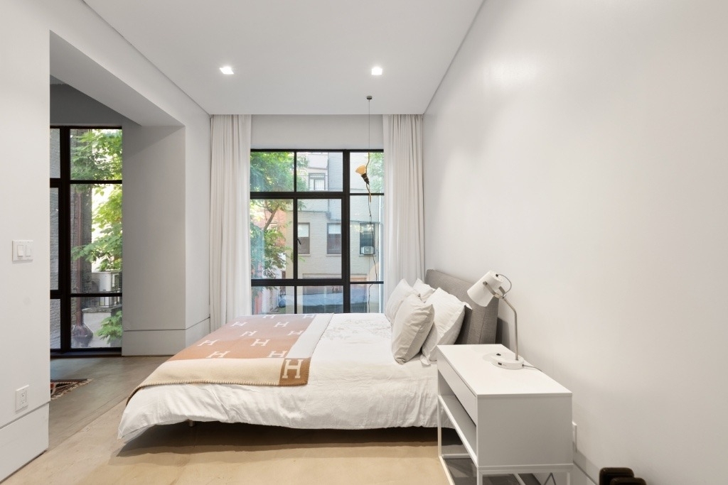 126 E 62nd Street - Photo 7