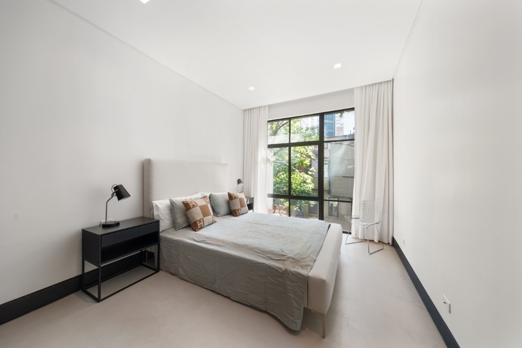 126 E 62nd Street - Photo 8