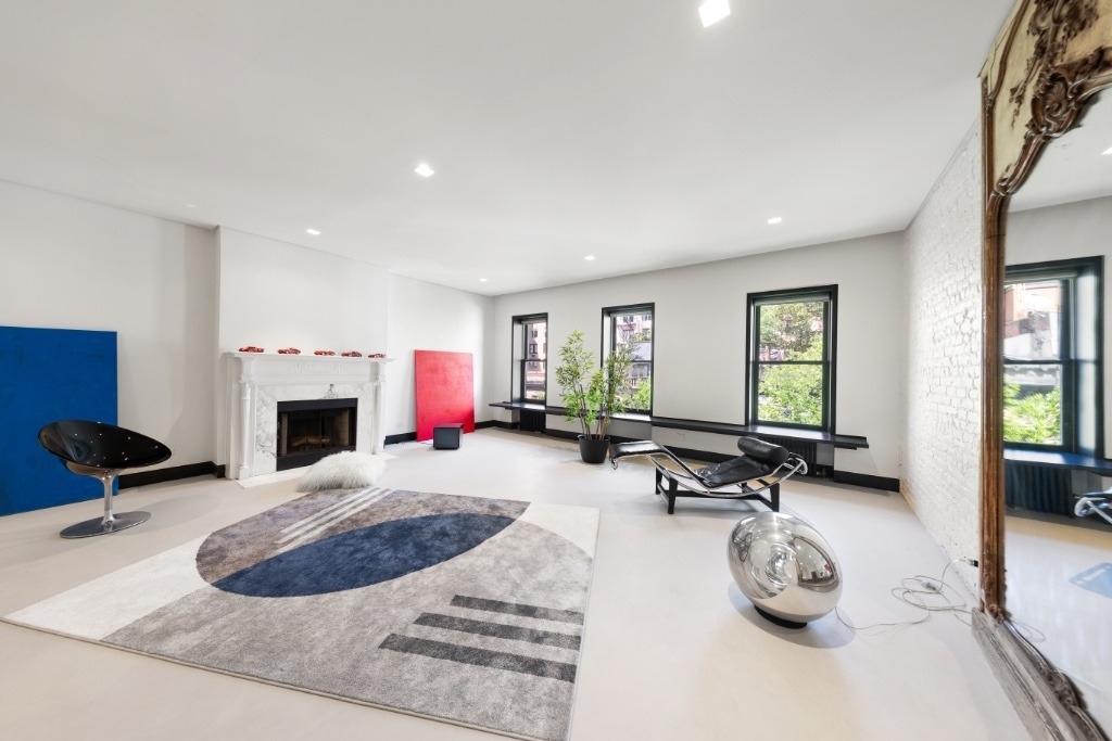 126 E 62nd Street - Photo 1