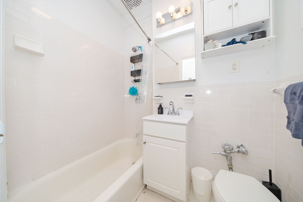 344 W 17th Street - Photo 5