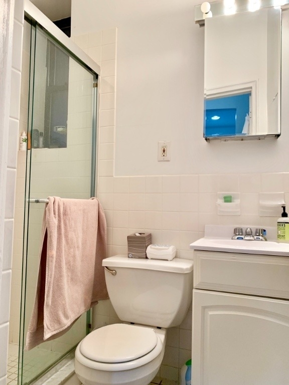 224 E 27th Street - Photo 5