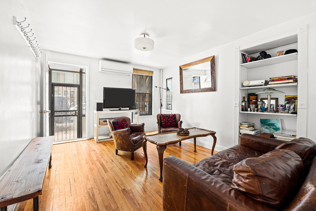 150 Powers Street - Photo 2