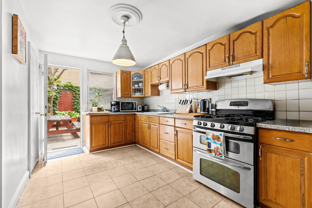 150 Powers Street - Photo 1