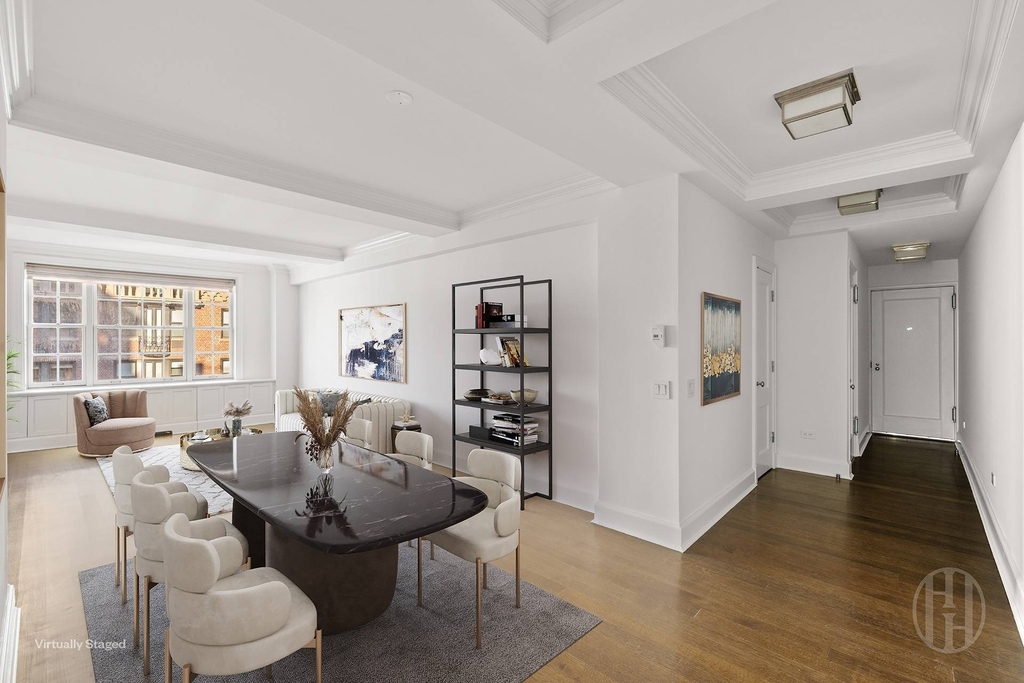 28 E 10th Street - Photo 2