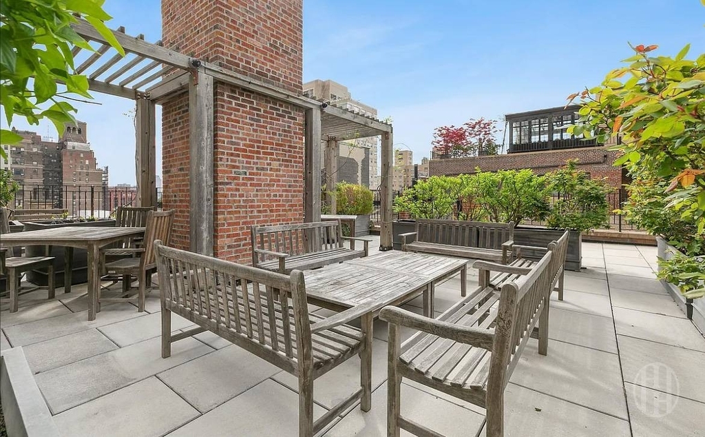 28 E 10th Street - Photo 11