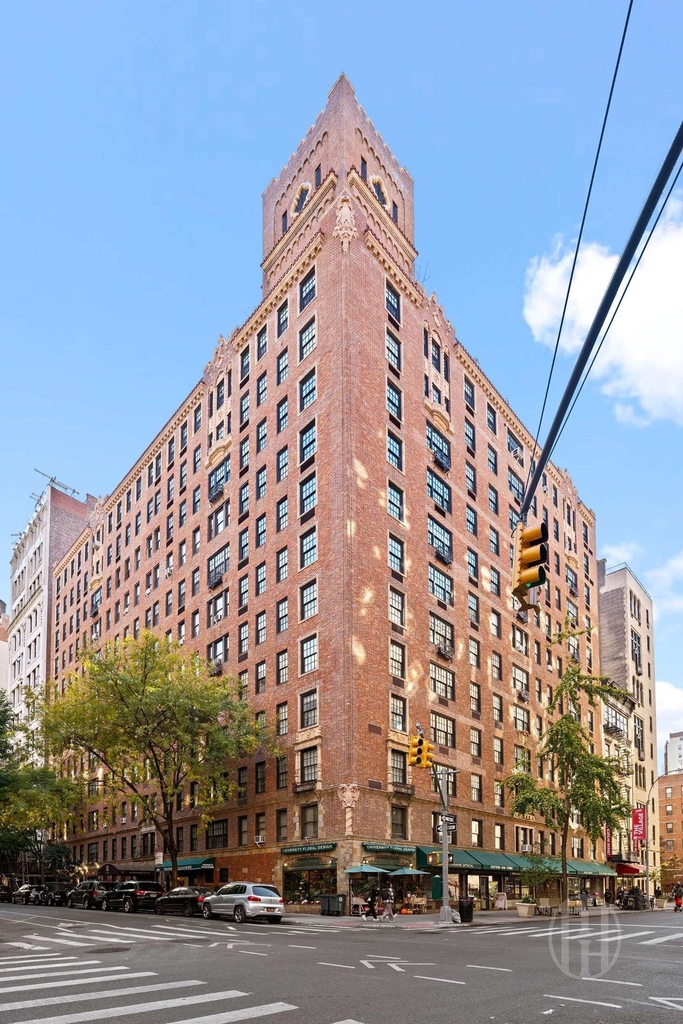28 E 10th Street - Photo 15