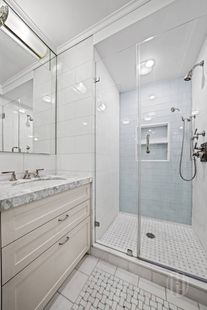 28 E 10th Street - Photo 9