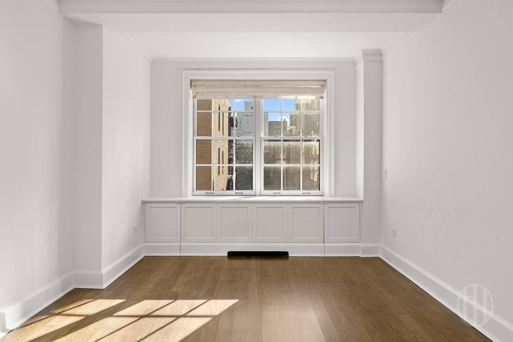 28 E 10th Street - Photo 8