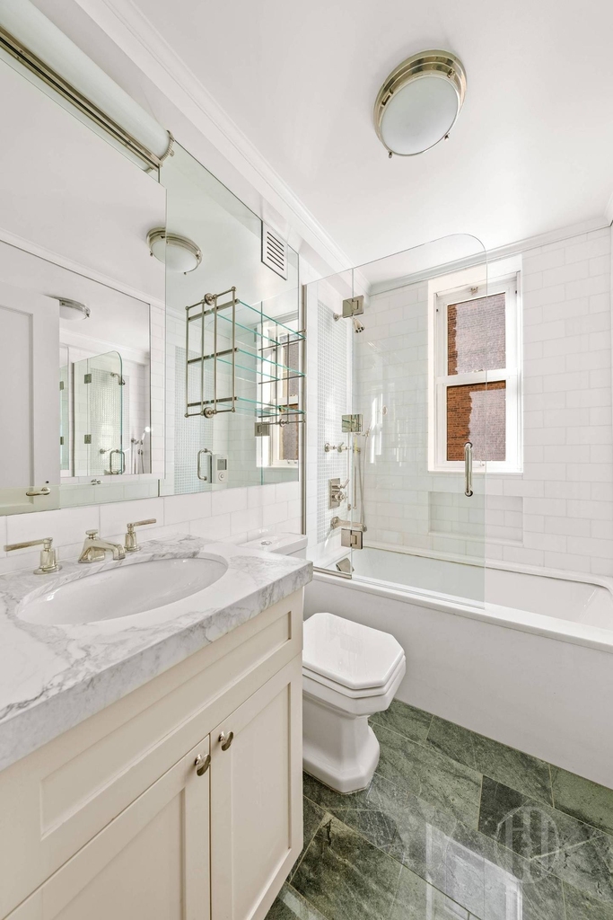 28 E 10th Street - Photo 7