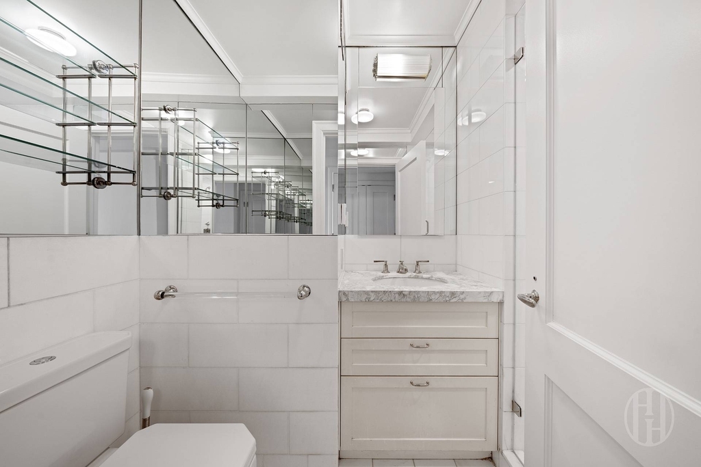 28 E 10th Street - Photo 6