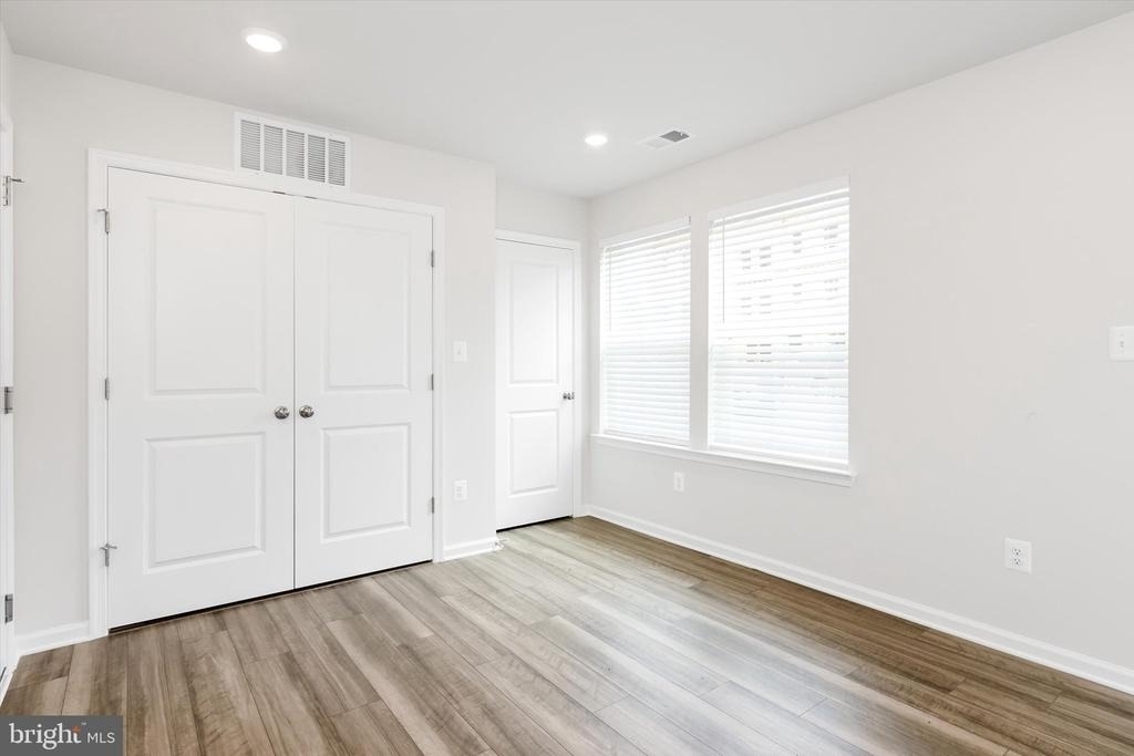 405 17th Avenue - Photo 2