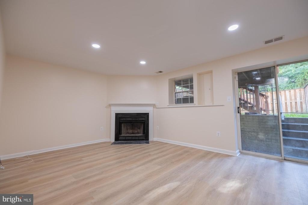 12866 Hyannis Lane - Photo 14
