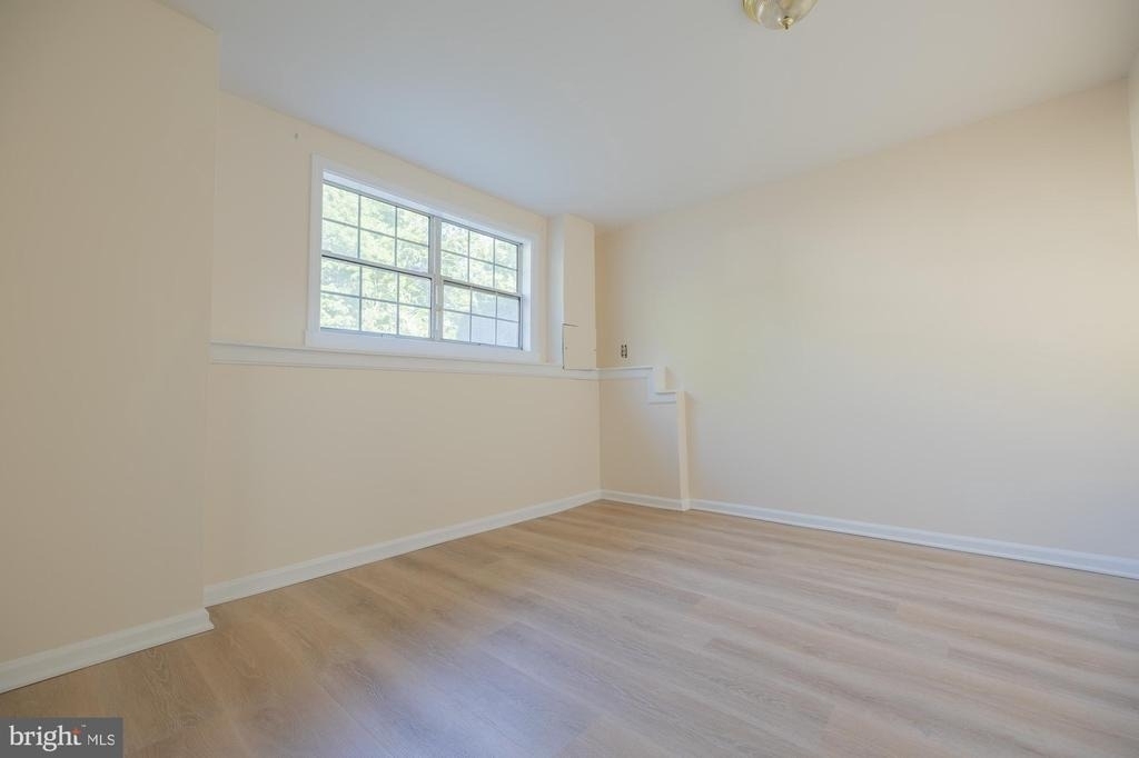 12866 Hyannis Lane - Photo 17