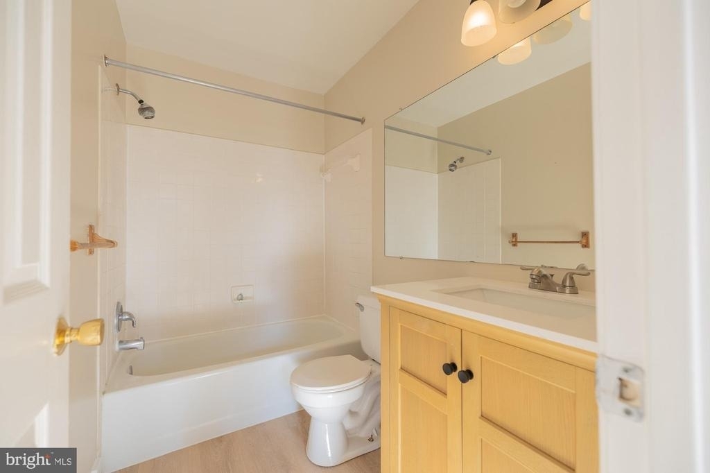 12866 Hyannis Lane - Photo 11
